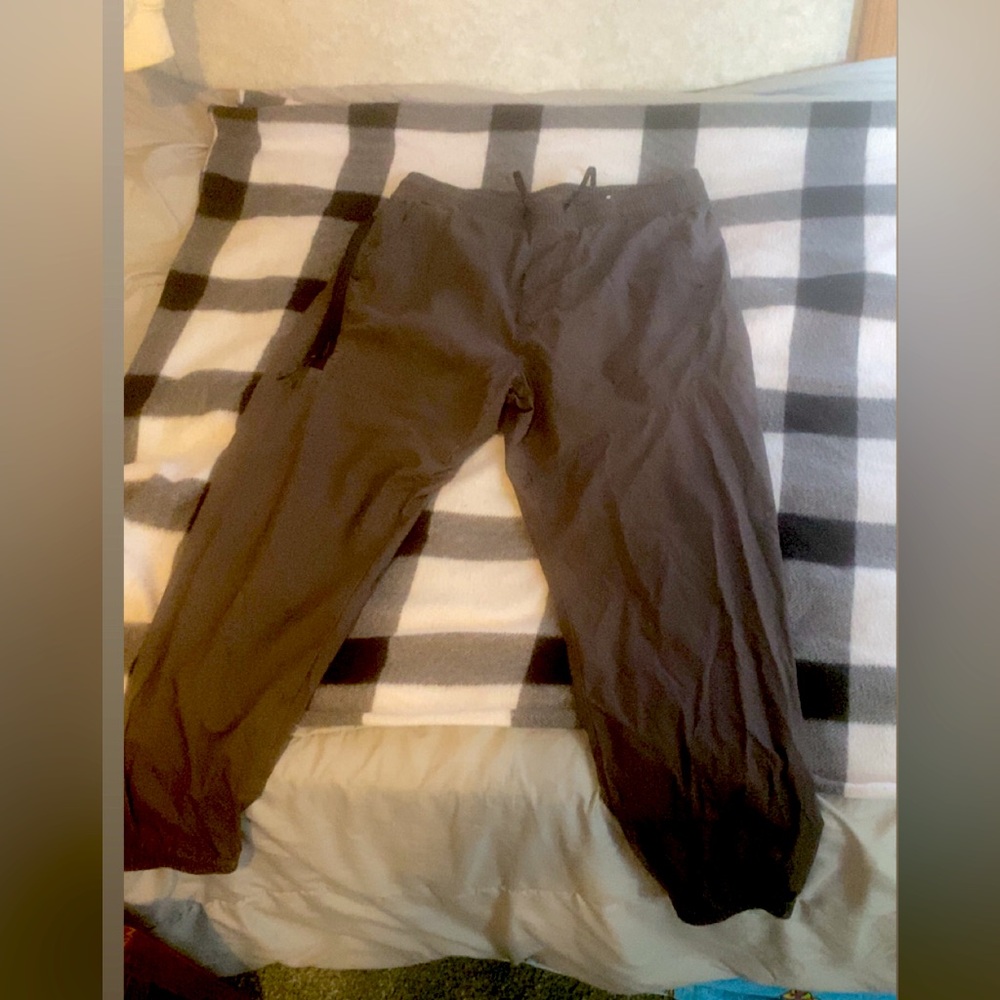 Men’s medium American Eagle  AEACTIVE  FLEX joggers